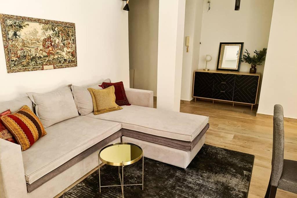 Modern Apt In The Heart Of Glyfada - Literally!! Atény Exteriér fotografie